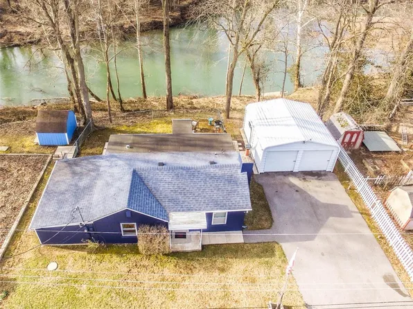 8162 Riverview Dr, Dittmer, MO 63023