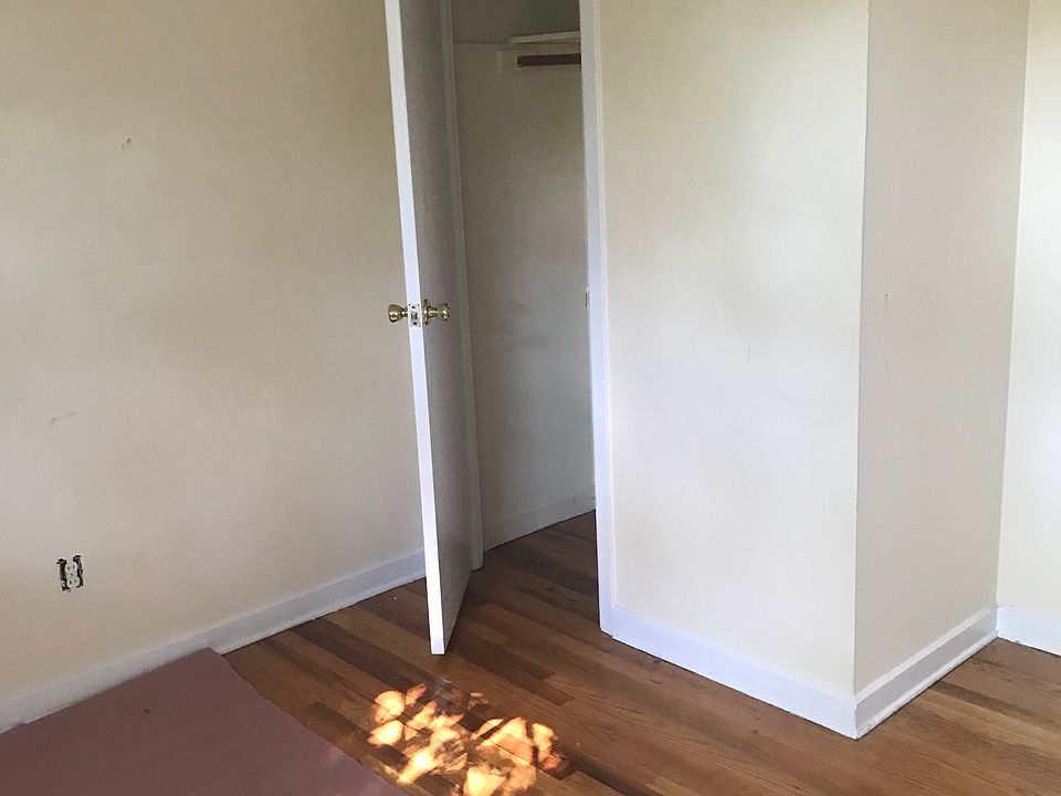 1st image of 11 W Cedarview Ave