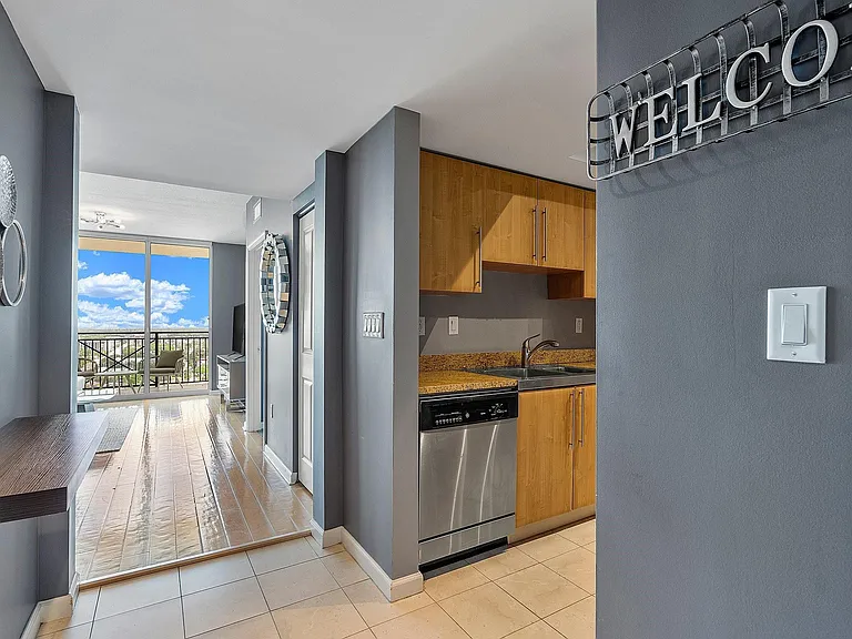 610 W Las Olas Blvd #1814N — Photo 8