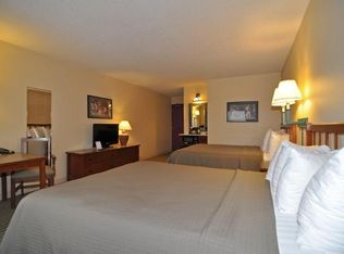 1 River Bend Pl, Chaska, MN 55318
