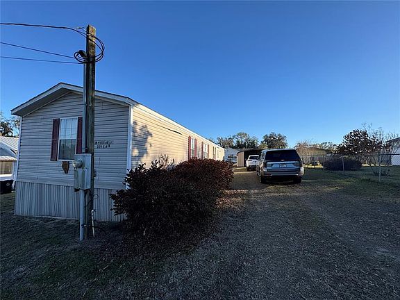 2nd image of 320 E 8th St