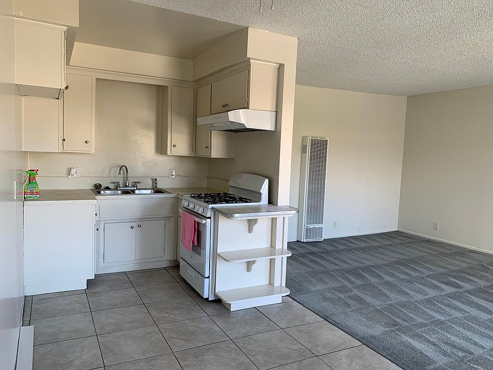 1st image of 906 Torrance Blvd APT 26