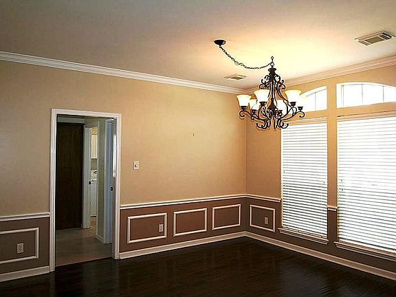 2nd image of 2714 Vermillion Dr