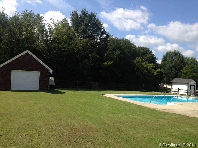 2nd image of 2255 Stallings Rd
