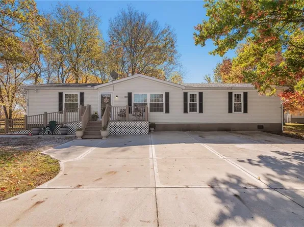 602 N Linn Valley Dr, Linn Valley, KS 66040