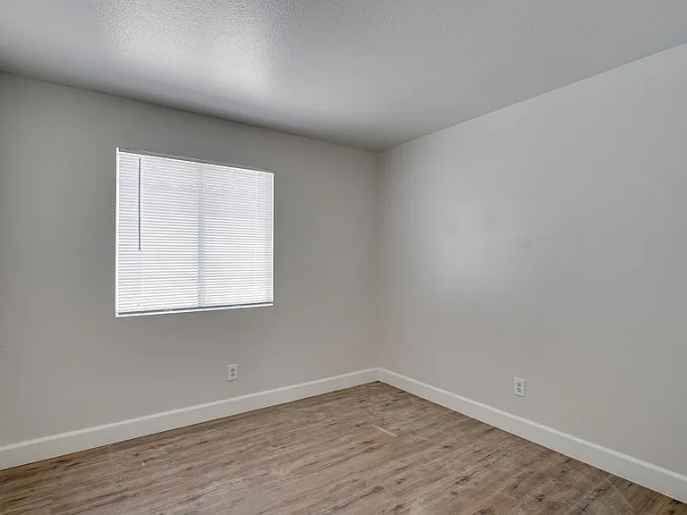 9660 Crystal Ridge Rd — Photo 19