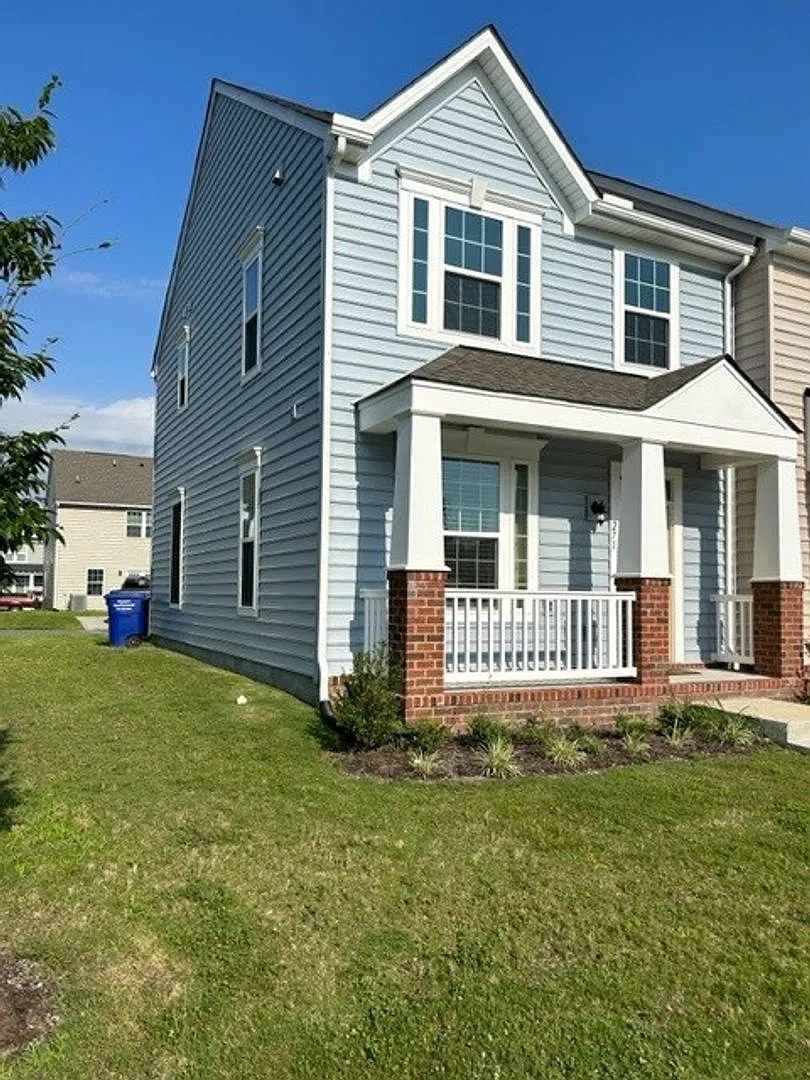 **3bed House - Skip The Apartment Chaos - Minutes from the Base, Casino, and Ship Yard!"** — Photo 1