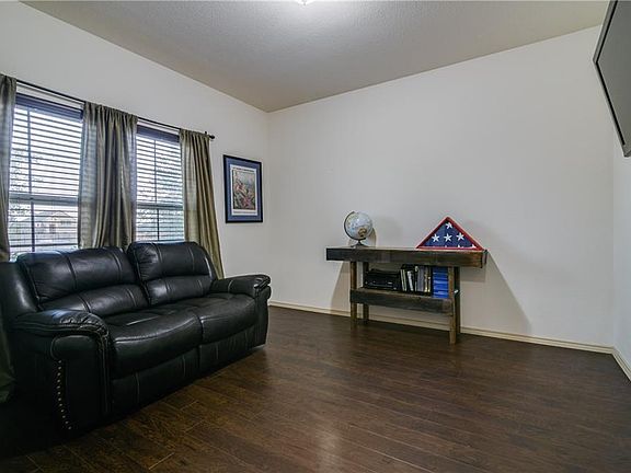 5th image of 3000 Burwood Ln