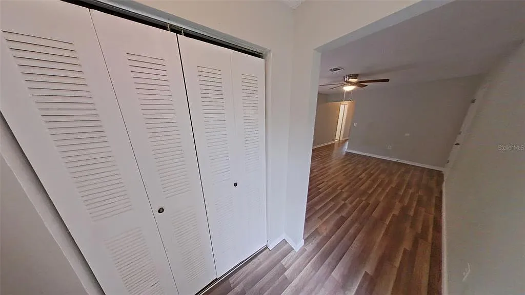 2 bed, 2.0 bath, 925 sqft, $1,295 — Photo 2