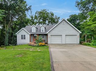 12595 Oakview Heights Dr, Story City, IA 50248