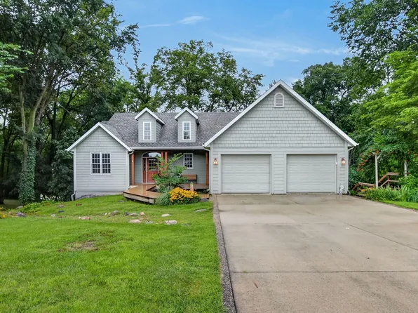 12595 Oakview Heights Dr, Story City, IA 50248