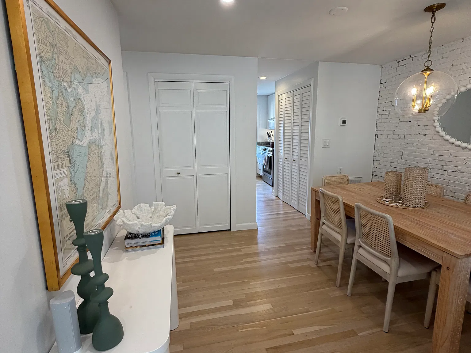 2 bed, 726 sqft, $4,800 — Photo 2
