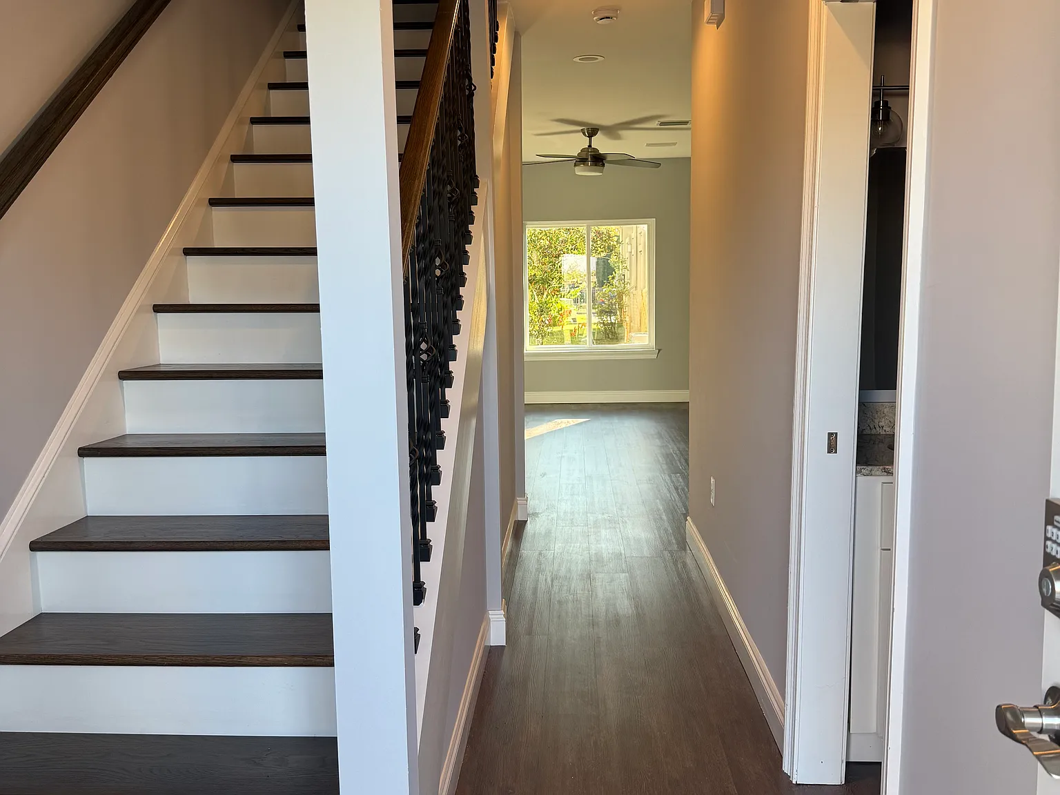 3 bed, 2.5 bath, 1350 sqft, $1,795 — Photo 2