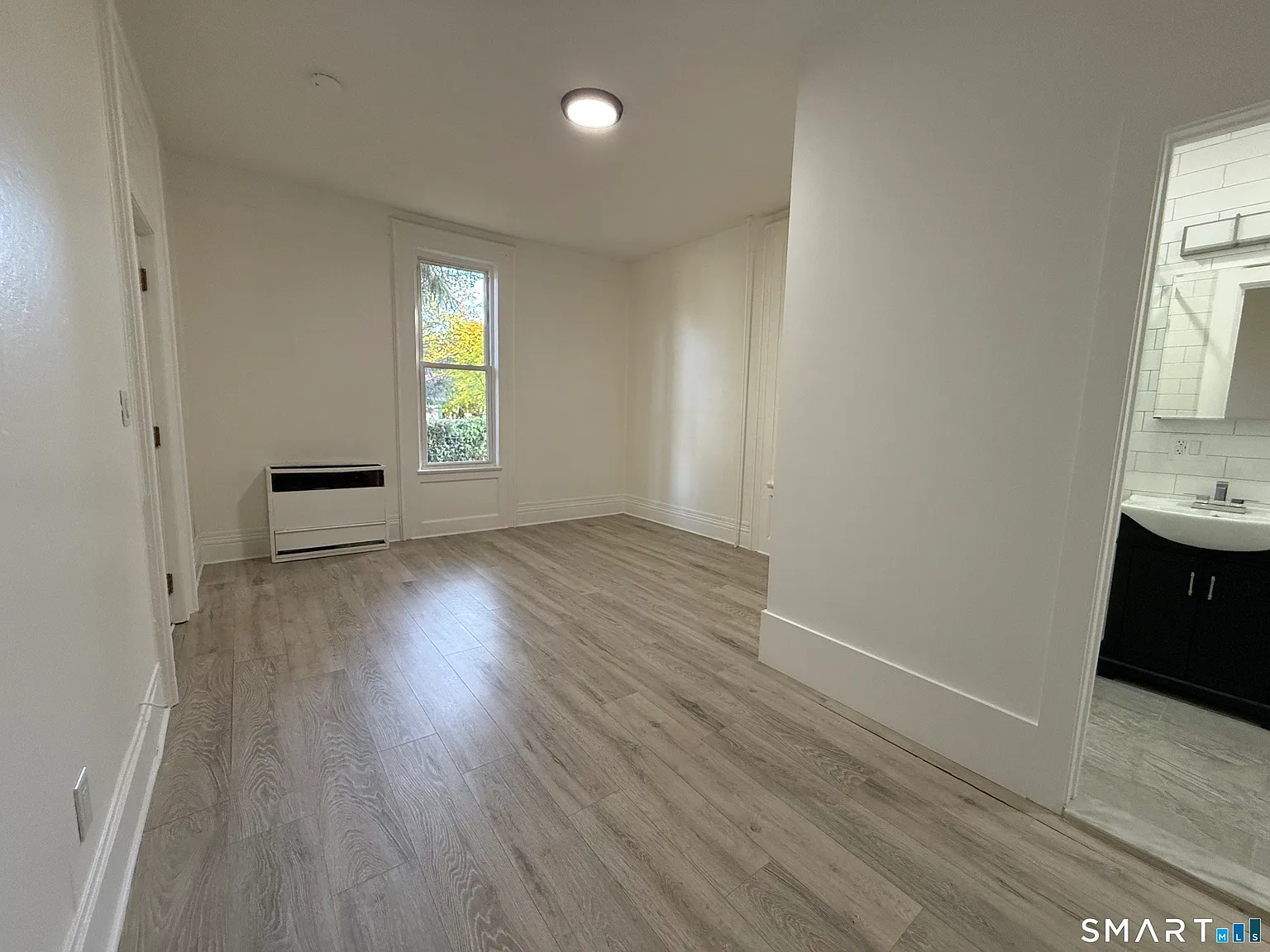 Studio, 1.0 bath, 350 sqft, $1,195 — Photo 4