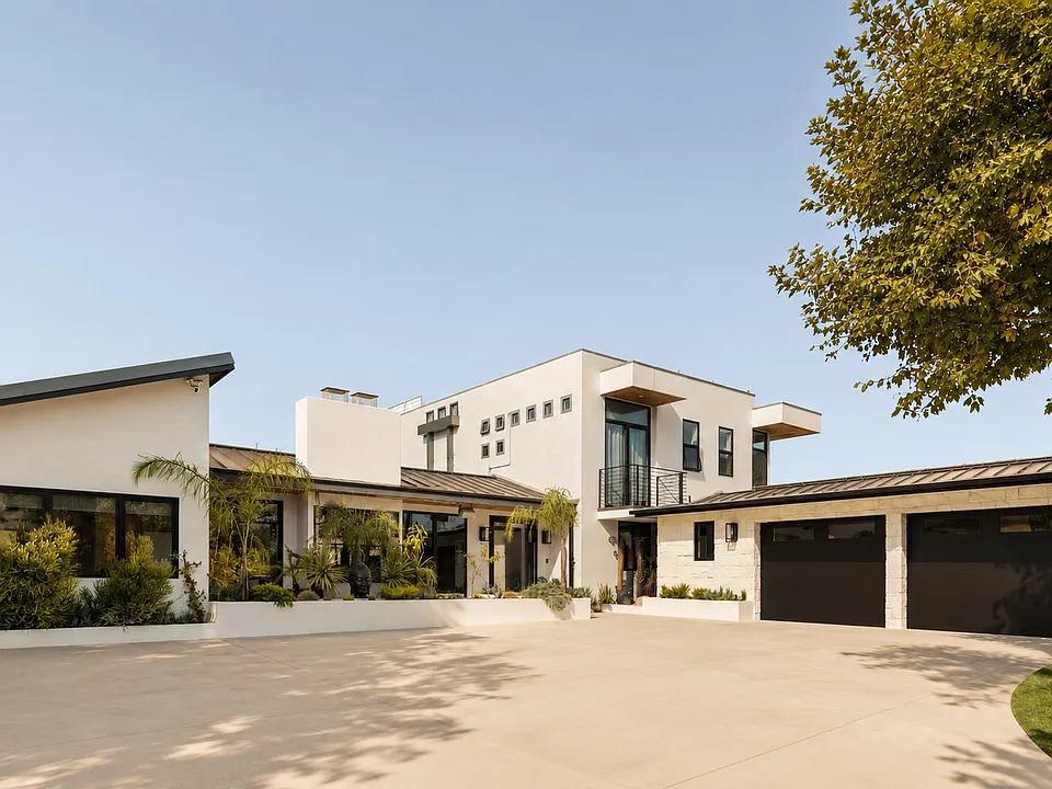 7405 Pyramid Pl