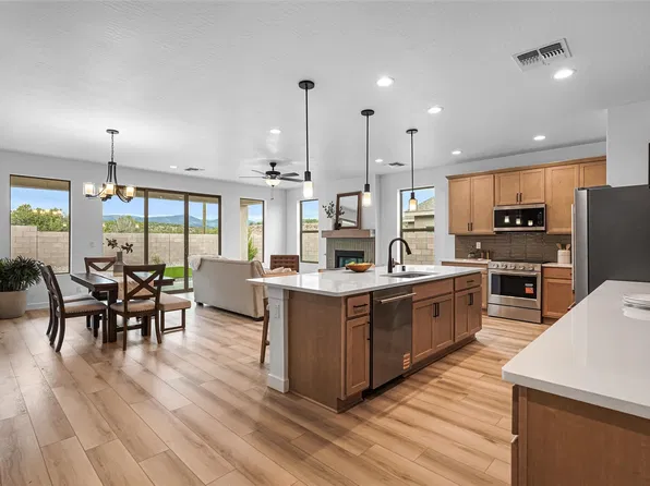 66 Cadena Loop, Los Alamos, NM 87544