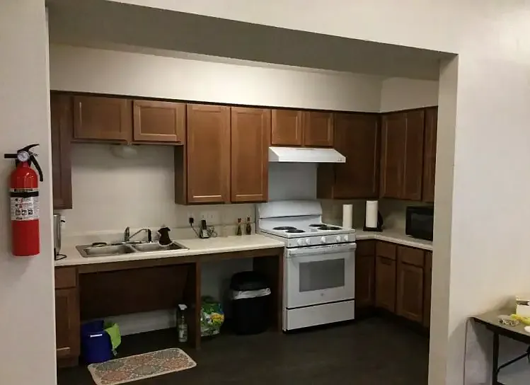 402 Hinojosa Dr — Photo 7