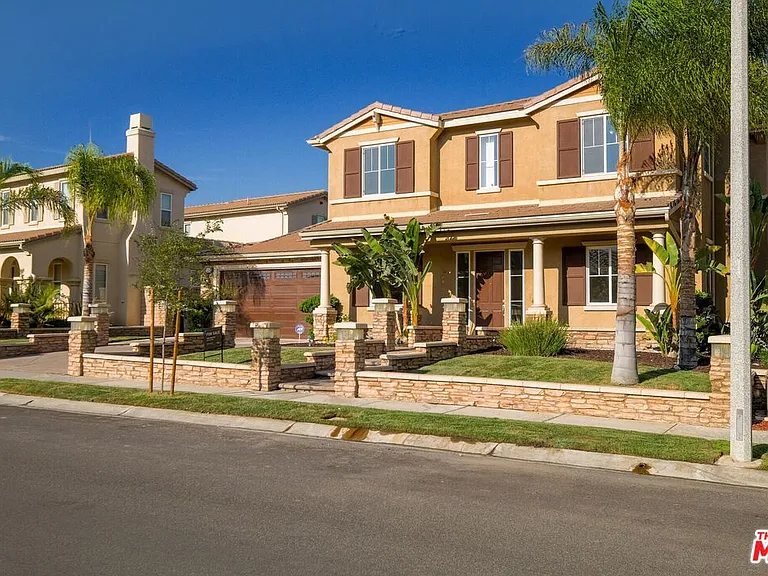 22430 Leisure Dr — Photo 3