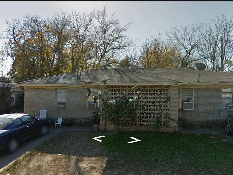 600 E 1st St #A — Photo 1