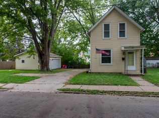 2955 Pinard St, Dubuque, IA 52001