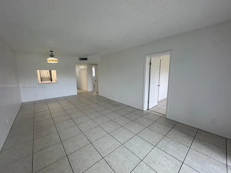 8000 S Colony Cir #305 — Photo 5
