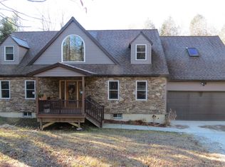 40 Trout Close, Becket, MA 01223