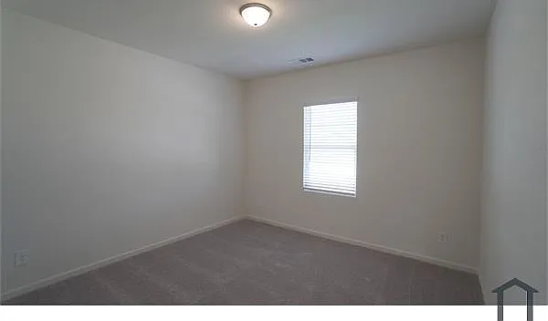 711 Camden Dr — Photo 5