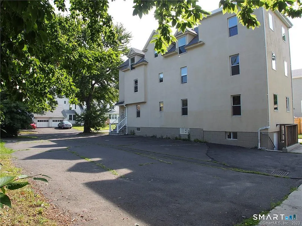 81 Longfellow Ave #2
