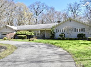 60 Whiteweed Dr, Dartmouth, MA 02747