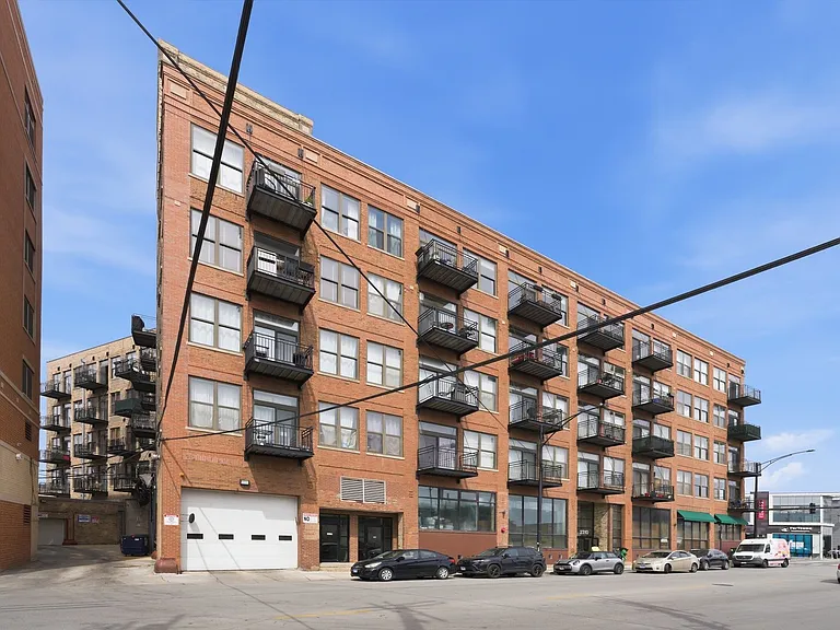 2310 S Canal St #201 — Photo 2
