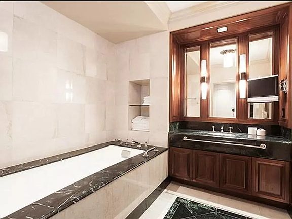 5th image of 55 Wall St APT 808