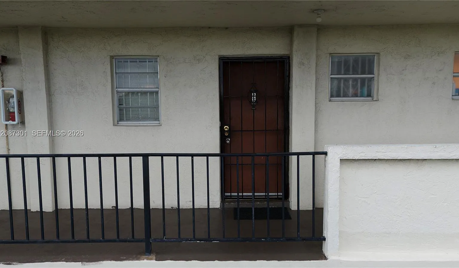 Parkside Towers Condo — Photo 1