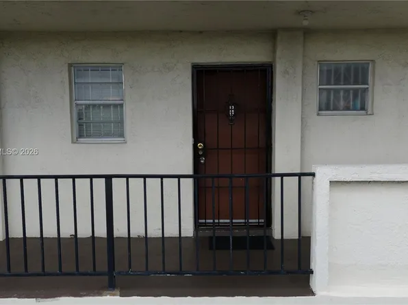 220 SW 9th Ave, Hallandale, FL