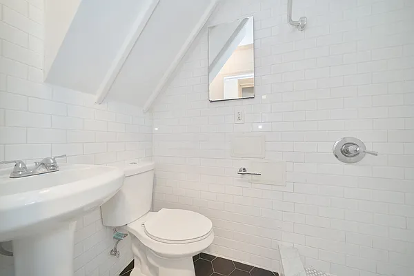 Rented by Living New York | media 23