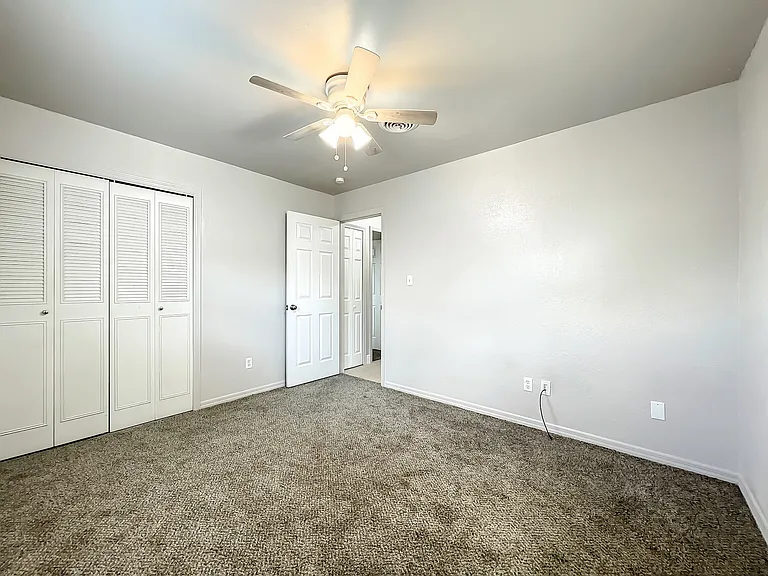 Park Manor Dr — Photo 23