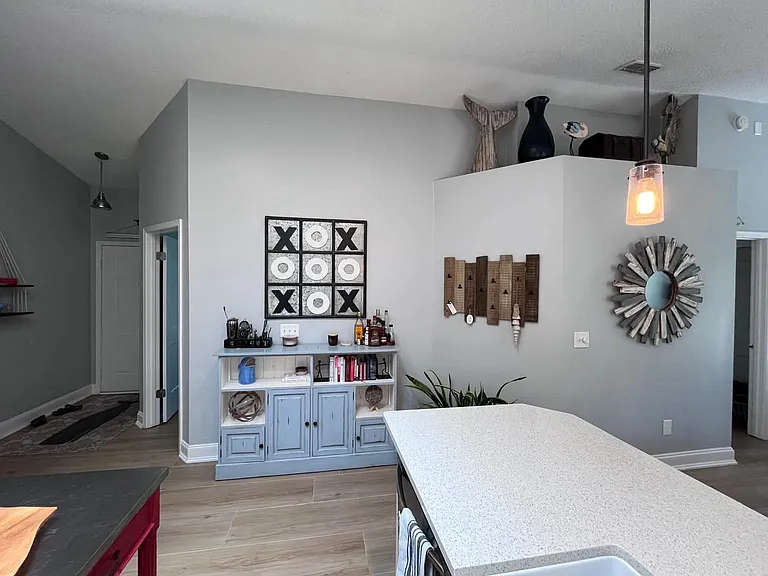 1634 Evans Dr S — Photo 11