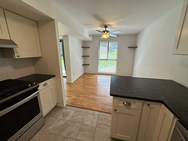 2052 Royal Fern Ct #2B — Photo 6