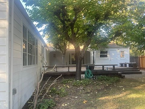 4th image of 245 E Spain St