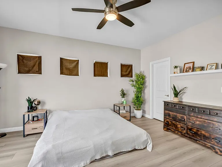 6777 Byron Bay Ct — Photo 9