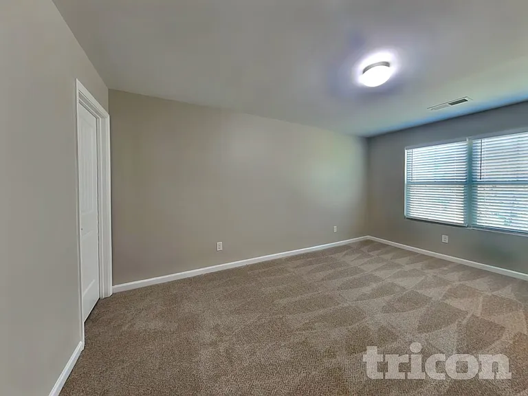 165 Daisy Cir — Photo 8