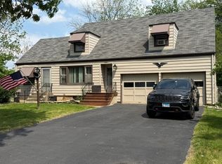 1000 Dundee Ave, East Dundee, IL 60118