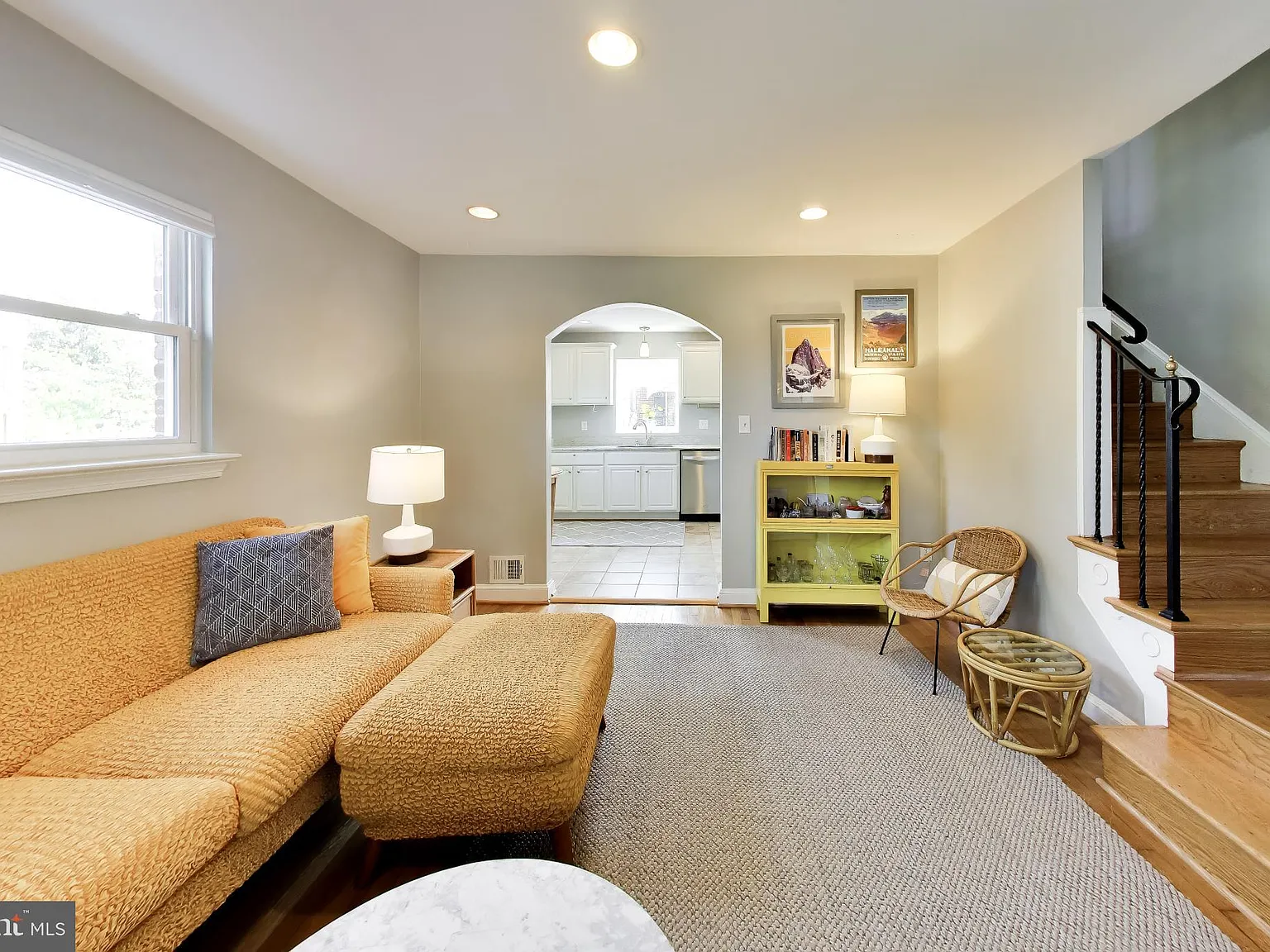 2 bed, 1.0 bath, 1296 sqft, $2,795 — Photo 2