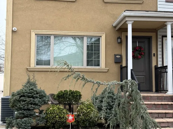 21706 64th Ave #1A, Oakland Gardens, NY 11364