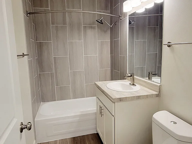 Lisle Station Apartments — Photo 25