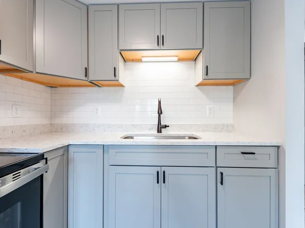 365 1/2 Saint Paul St, Burlington, VT 05401