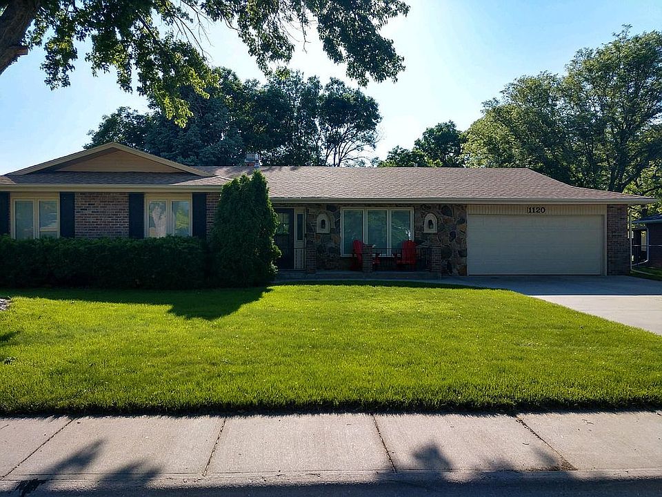 1st image of 1120 Sherman Ct