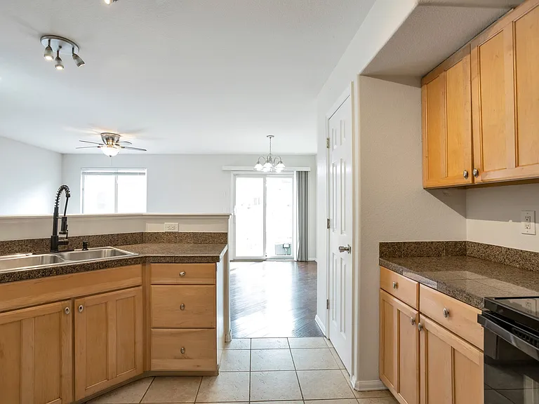 1254 S Zeno Way #E — Photo 6