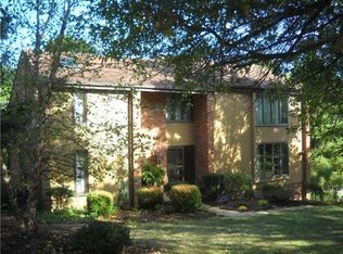 2447 Southvue Dr, Pittsburgh, PA 15241