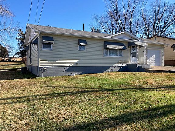 2nd image of 1302 S Hickory St