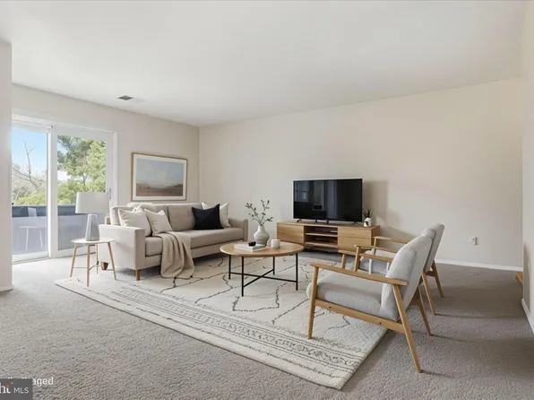 10214 Prince Pl #8-202, Upper Marlboro, MD 20774